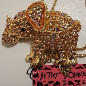 Betsey Johnson gold elephant necklace